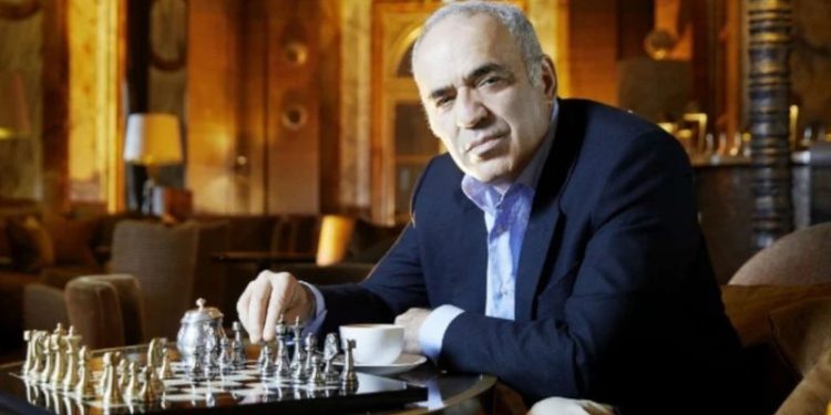Satranç şampiyonu Kasparov: Rusya Taş Devri'ne döndürülmeli