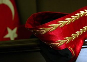 Savcıyı yasa dışı bahis yalanıyla 3 saatte 200 bin lira dolandırdılar