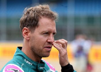 Sebastian Vettel, Suudi Arabistan'da yarışamayacak