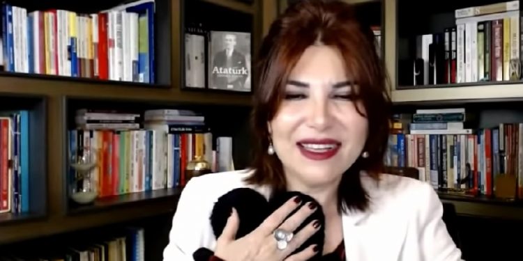 Sedef Kabaş ‘Cezaevindeki kız kardeşleri’ni gözyaşlarıyla anlattı