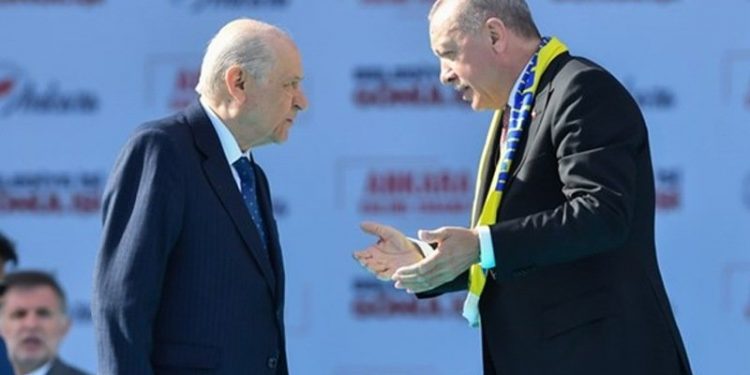 Seçim yasası değişikliği AKP-MHP ittifakını 'işbirliğine' çevirebilir