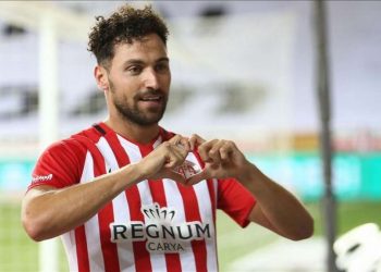 Sinan Gümüş, Galatasaray tercihini ve Fenerbahçe'de kadro dışı kaldığı dönemi anlattı