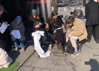 Solidarity of Others: Geri itmeleri durdurun!