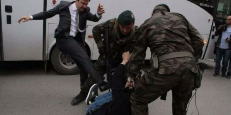 Somalı madenciyi tekmeleyen Yusuf Yerkel Almanya'daki görevine başladı