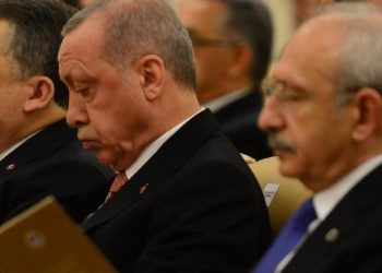 Son anket: AKP’de kan kaybı sürüyor, muhalefet yüzde 61’i buldu