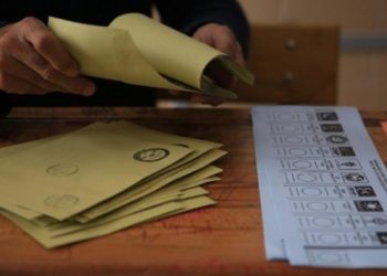 Son se&ccedil;im anketi: AKP ile CHP arasındaki fark 1.5 puan