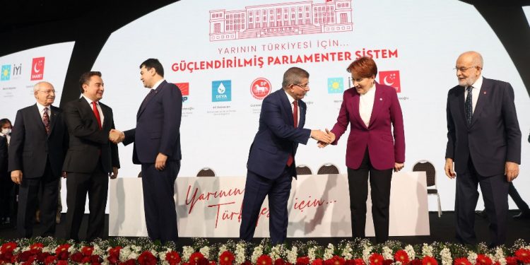 Son seçim anketi: AKP yüzde 30’un altında; Millet İttifakı yine önde
