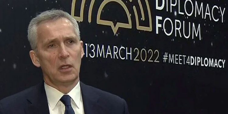 Stoltenberg'den NATO üyelerine: Savunma bütçelerini arttırın