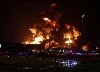 Suudi Arabistan'da petrol tesisine saldırı: Yangın söndürüldü