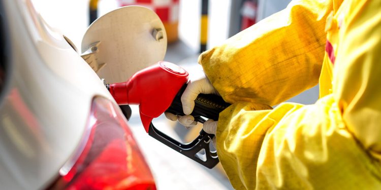 Sürücü, aldığı yakıtın ücretini ödemeden kaçtı