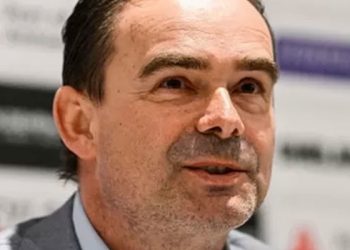 'Sınır aşan cinsel davranış' nedeniyle Ajax'tan kovulan Overmars, Royal Antwerp'in yeni teknik direktörü oldu