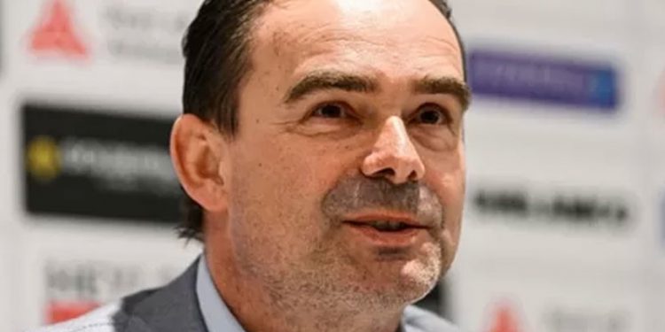 'Sınır aşan cinsel davranış' nedeniyle Ajax'tan kovulan Overmars, Royal Antwerp'in yeni teknik direktörü oldu