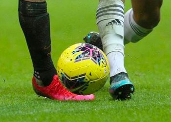 TFF ile görüşmeler başladı; Galatasaray - Beşiktaş derbisi erteleniyor mu?