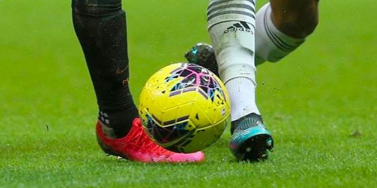 TFF ile görüşmeler başladı; Galatasaray - Beşiktaş derbisi erteleniyor mu?