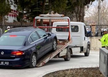 Tazminatını alamayan iş&ccedil;i, belediye başkan yardımcısının makam aracını haczettirdi
