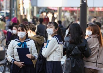 Tokyo'daki okullara bir asır sonra öğrenciler için kılık-kıyafet serbestliği getirildi