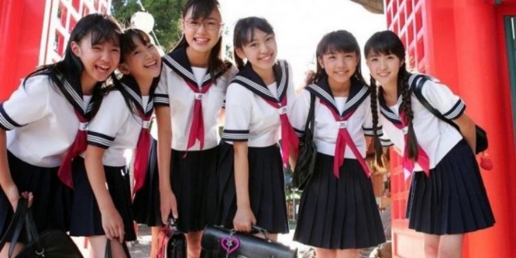 Tokyolu öğrenciler bir asrın ardından kıyafet özgürlüğü kazandı