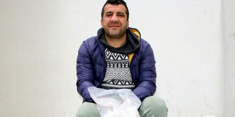 Toplu ulaşım zammı yeni bir iş imkanı doğurdu: Diyarbakırlı vatandaş bozuk para satarak geçimini sağlıyor