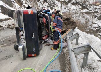 Trabzon’da kamyonetin üzerine kaya düştü, 4 kişi öldü