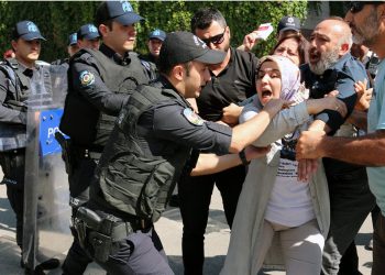 Tutuklu Harbiyelilerin annesi Melek Çetinkaya: Acım korkumdan daha büyük