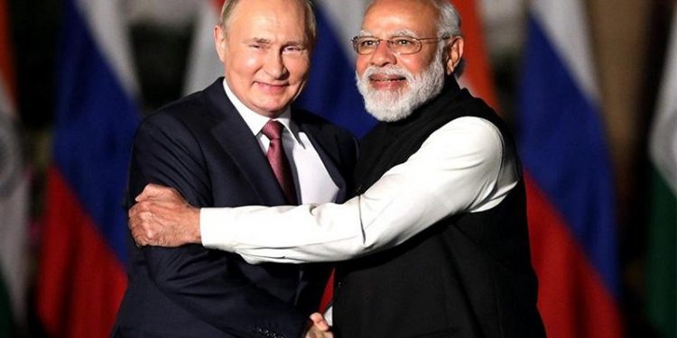 Tüm tepkileri göze aldı: Hindistan Rusya'dan 3,5 milyon varil petrol alıyor