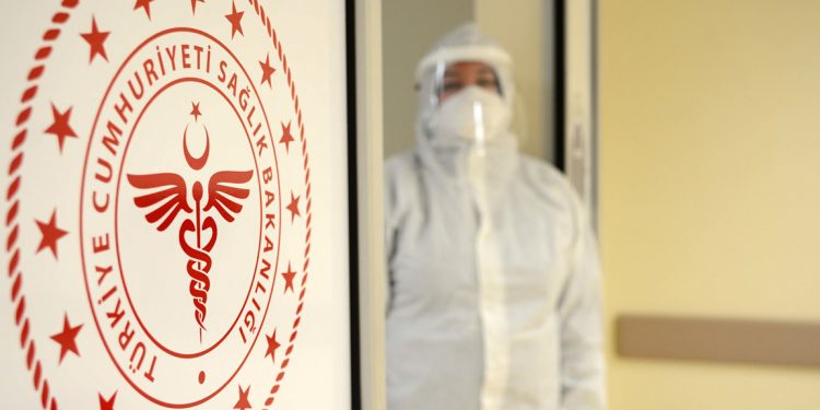 Türkiye'de Koronavirüs | 174 kişi daha hayatını kaybetti, 32 bin 389 yeni vaka tespit edildi