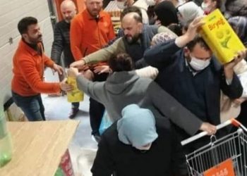 Türkiye'de ayçiçek yağı gerginliği: Marketlerde kuyruk oluştu