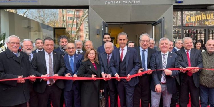 Türkiye'nin ilk Diş Sağlığı Müzesi İstanbul’da açıldı