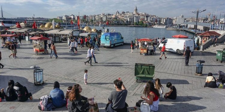 Türkiye’de milyonlarca genç ve çocuk, eğitim sisteminin dışında