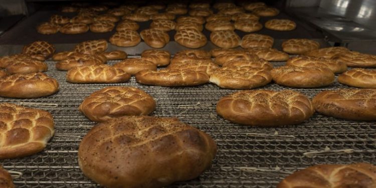 Türkiye’nin en ucuz Ramazan pidesi 1 lira