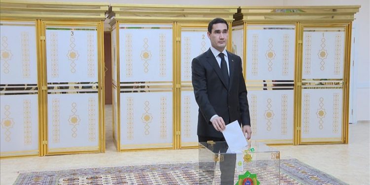 Türkmenistan'da babadan oğula 'iktidar değişimi': Berdimuhamedov'un oğlu yeni devlet başkanı seçildi