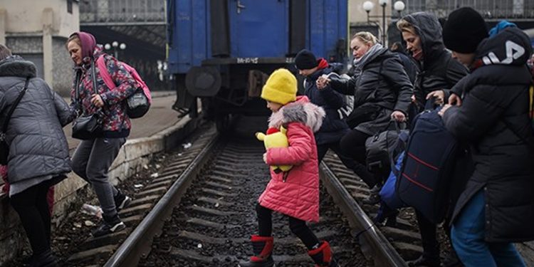 Ukrayna Başbakan Yardımcısı: Rusya, insani koridorun açılmasını engelledi
