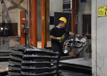 Ukrayna'da fabrikalar vuruldu; Türkiye yeniden pik demir üretimine başlayacak