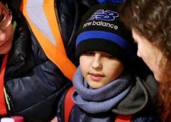 Ukrayna'da iki milyon savaş mültecisinin 800 bininin çocuk olduğu açıklandı