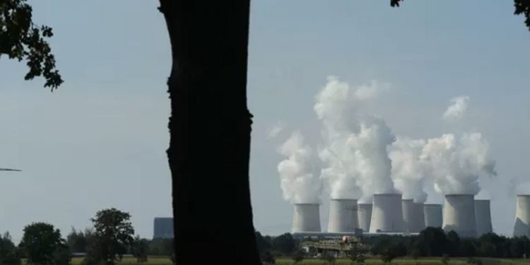 Ukrayna'daki savaş Avrupa'nın yeşil enerjiye geçişini sağlayacak mı?