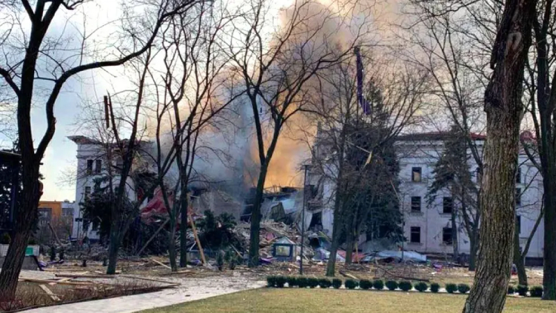 Ukraynalı yetkili: Rusya'nın Mariupol'deki tiyatro saldırısında 300 kişinin öldüğünü tahmin ediyoruz