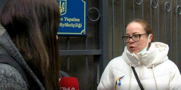 Ukraynalı Olga: Ukrayna'ya Ruslar da yardım ediyor