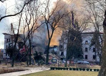 Ukraynalı yetkili: Rusya'nın Mariupol'deki tiyatro saldırısında 300 kişinin öldüğünü tahmin ediyoruz