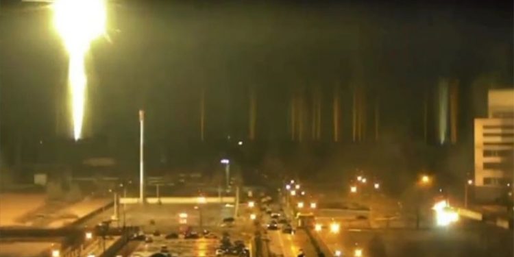 Ukrayna'nın en büyük nükleer santralinde yangın