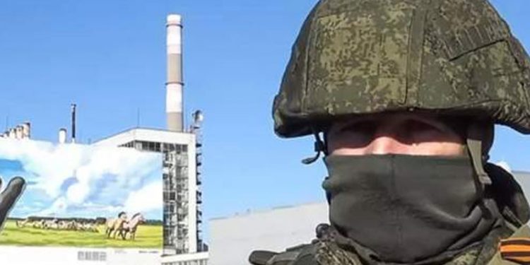 Uluslararası Atom Enerjisi Kurumu, Çernobil'de tutulan 200'den fazla işçinin durmadan çalıştığını bildirdi