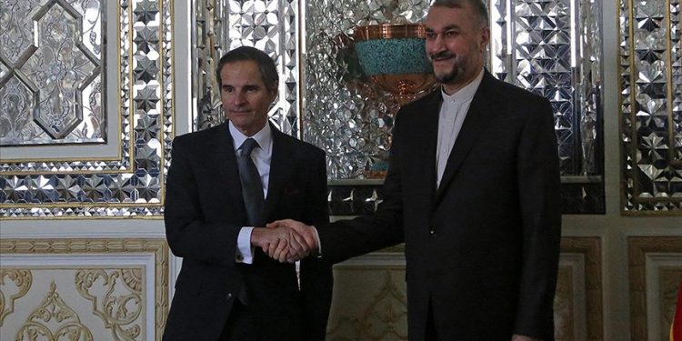 Uluslararası Atom Enerjisi Kurumu, İran'la 'işbirliği' konusunda anlaştı