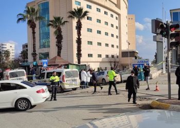 Urfa'da KOM'da görevli iki polis ağır yaralandı