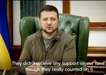 Volodimir Zelensky: Düşman, Kiev’e ancak hepimizi yok ederse girebilir