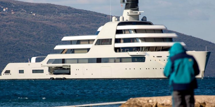 Yaptırım uygulanan Rus milyarder Abramoviç'in ve diğer oligarkların yatları nerede?