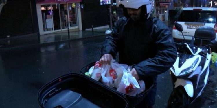 Yasağa rağmen motokuryeler çalıştırılıyor