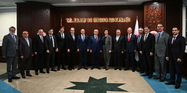 Yem sanayicileri Bakan Kirişçi'ye taleplerini iletti: Hammadde tedariki için TMO yurt dışı alımlarına devam etsin