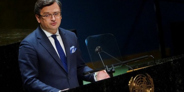 Zehirlenme iddiaları üzerine Ukrayna Dışişleri Bakanı'ndan uyarı: Müzakerelerde bir şey yiyip içmeyin