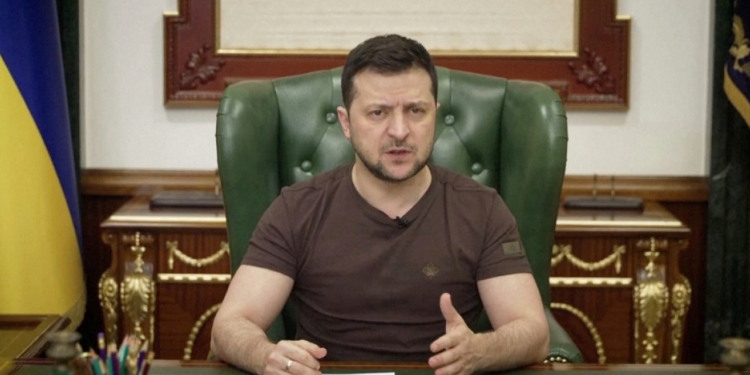 Zelenski, 'Putin ile müzakereye hazır olduğunu' söyledi