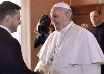 Zelenskiy, Papa’yı Ukrayna’ya davet etti, arabuluculuk çağrısı yaptı