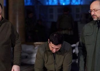 Zelenskiy, Ukrayna'nın AB'ye katılımı için başvuru dilekçesini imzaladı